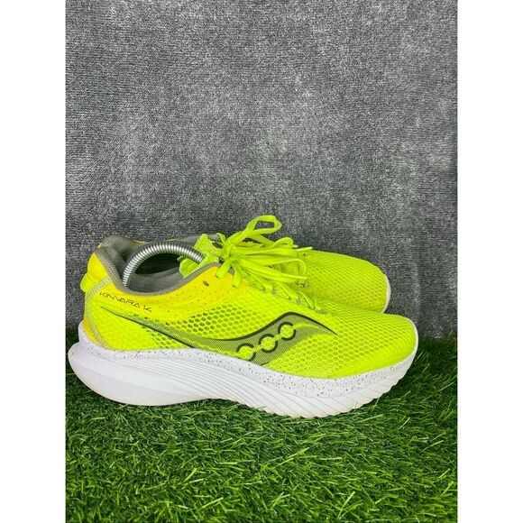 Saucony Kinvara 14 Women’s Running Shoes Size 9 Neon Yellow Lightweight - Picture 3 of 9